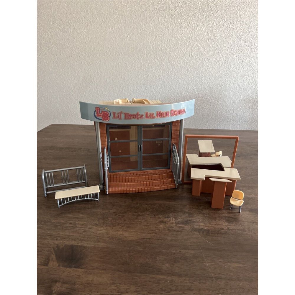 Lil Bratz Vintage Lil' High School Play Set‎ Playset With Accessories Incomplete